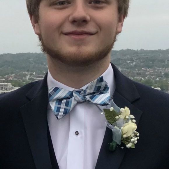 Poshmark profile picture for @gunmcafee